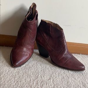 Frye cowgirl boots 👢